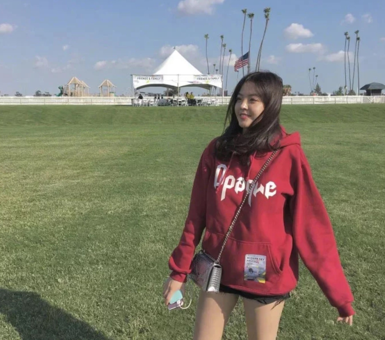 Ái nữ Trung Quốc thừa kế 20 nghìn tỷ, chỉ cần một cú điện thoại thần tượng liền đến dự sinh nhật